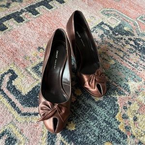 DKNY Varnish Laurel Peep Toe Platform Heels Size 10